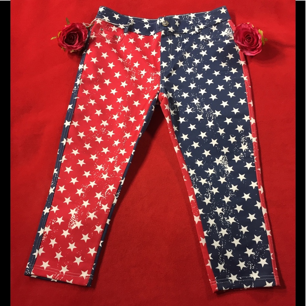 🌷NWT🌷Capri pants with Red/White/Blue Stars🌷